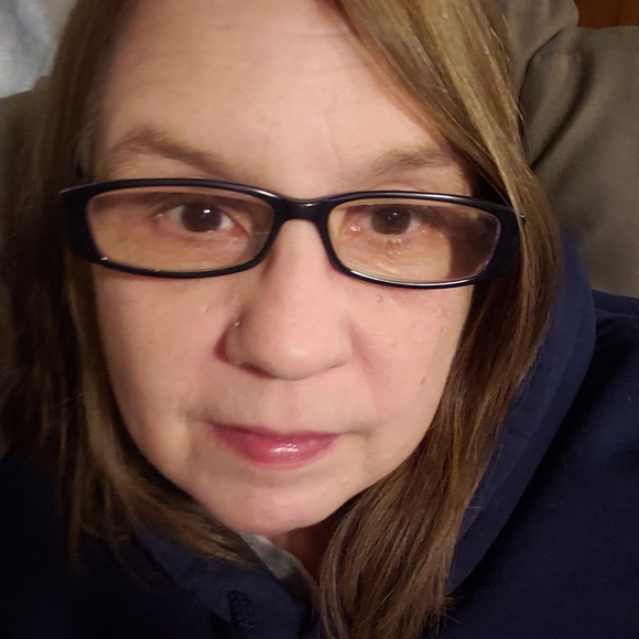 Profile Picture of Kim Albrent (@ksalbrent) on Poshmark