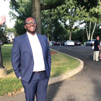 Profile Picture of Lawrence Wall (@ChooItsLarryy) on Twitter