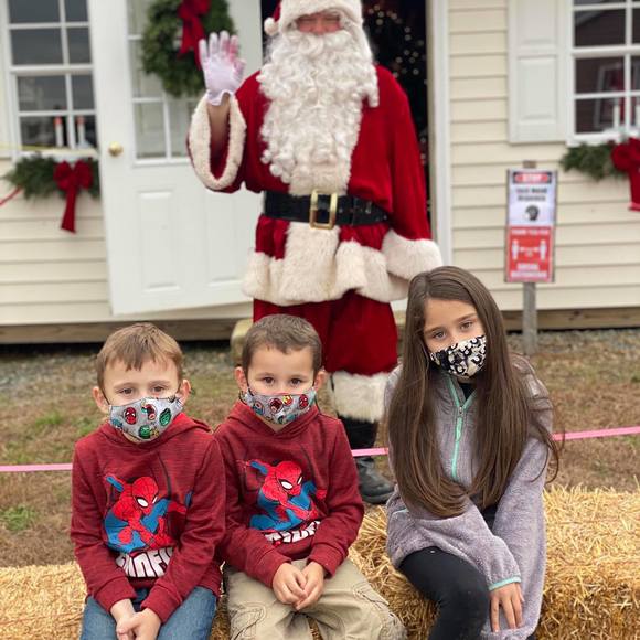 Profile Picture of Alicia Weisenberg (@aweisenberg) on Poshmark