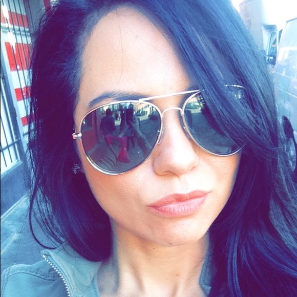 Profile Picture of Daniela Gallo (@dgallo1013) on Poshmark