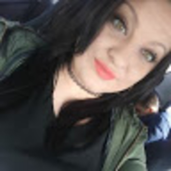Profile Picture of Marissa Petersen (@marissapeter306) on Poshmark