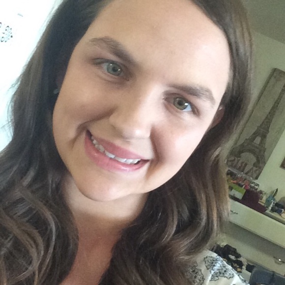 Profile Picture of Julia Haug (@savyshopper102) on Poshmark