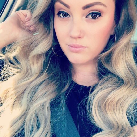 Profile Picture of Jenna Vrzal (@jenjenn540) on Poshmark