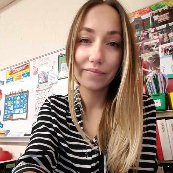 Profile Picture of Avah Macknowsky (@ave909) on Poshmark