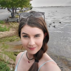 Profile Picture of Lea Cahill (@LeaCahill) on Twitter