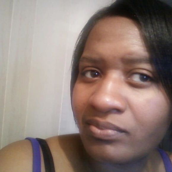 Profile Picture of Cheryl Best (@cherylbest111) on Poshmark