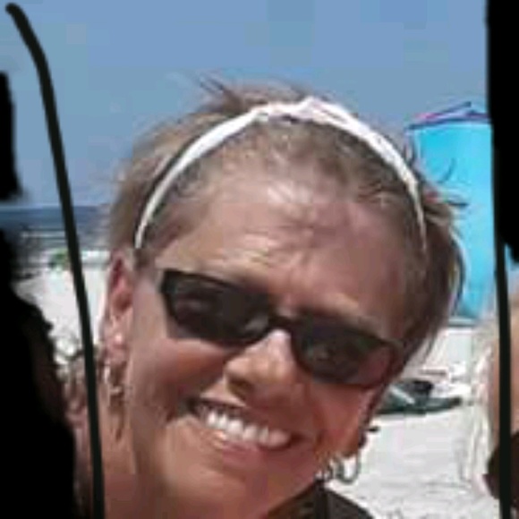 Profile Picture of Peggy Keith (@pegmkeith) on Poshmark