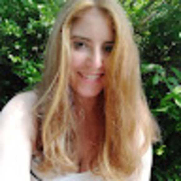 Profile Picture of Melanie Feigenbaum (@mfeigenbaum) on Poshmark