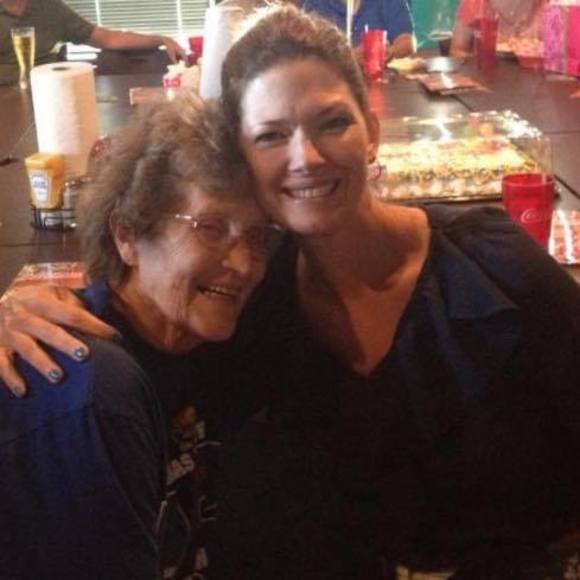 Profile Picture of Angel Frizzell-obersteadt (@aobersteadt) on Poshmark