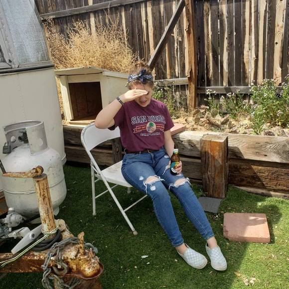 Emma Blickenstaff - Poshmark Profile Picture of Emma Blickenstaff (@eblickenstaff) on Poshmark