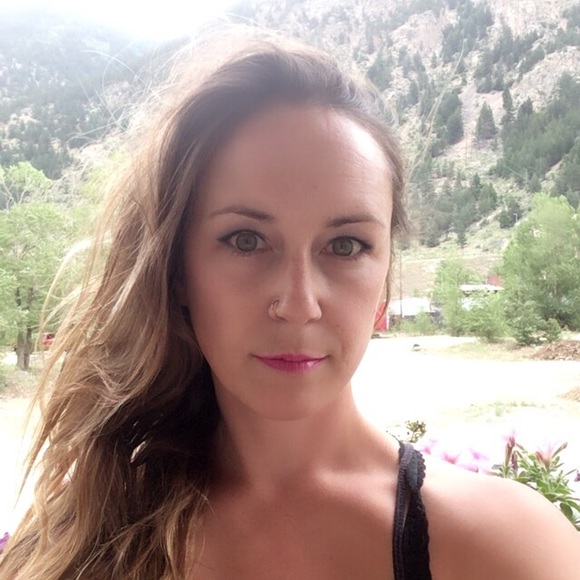 Profile Picture of Cassandra Cunningham (@cassandrajvr) on Poshmark