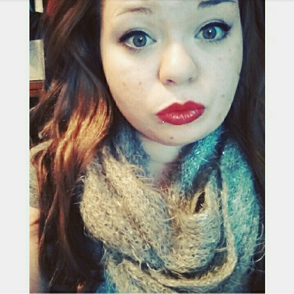 Profile Picture of Tonya Duffy (@tonya_duffy) on Poshmark