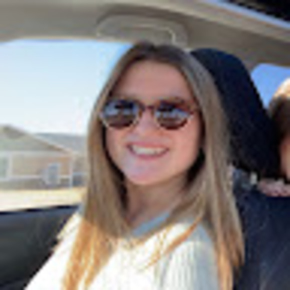 Profile Picture of Catherine Burbidge (@catherineburbid) on Poshmark