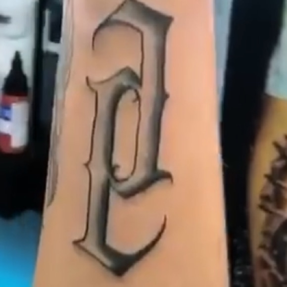 Profile Picture of Alex Palacios (@ardx5) on Poshmark