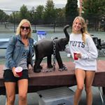 Profile Picture of liv & tina hahn (@hahn_eats) on Instagram