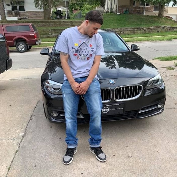 Profile Picture of Markell Anderson (@keezy97) on Poshmark