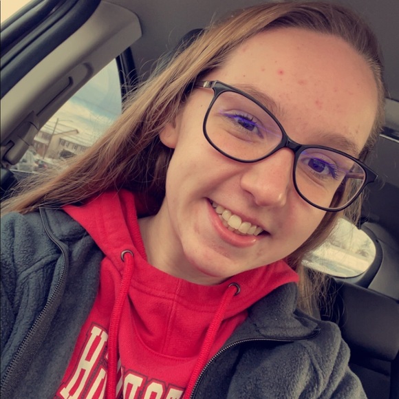 Profile Picture of Katelynn Miller (@katelynnmiller2) on Poshmark