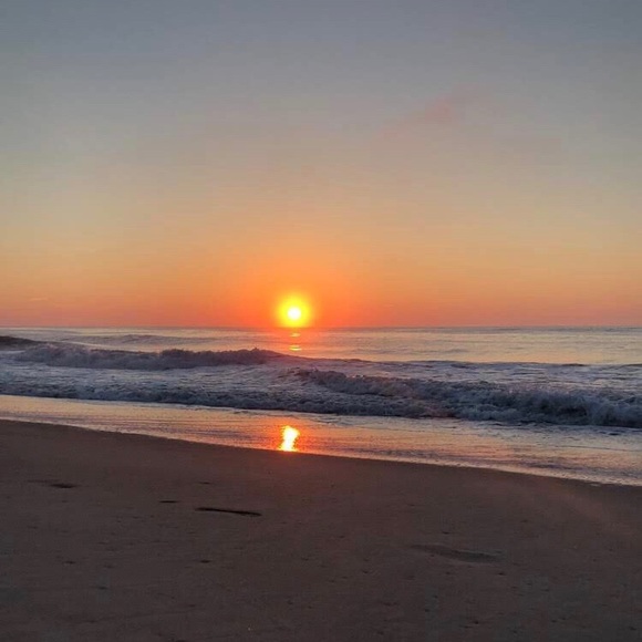 Profile Picture of Adam Blum (@adblum) on Poshmark