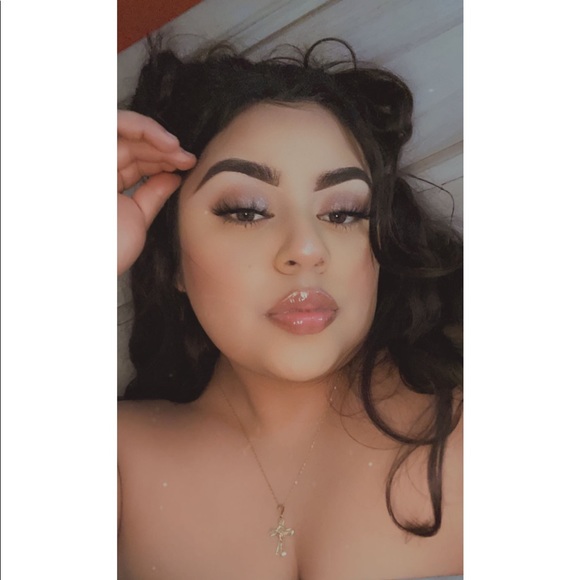 Profile Picture of Genesis Ramirez (@aigenesis) on Poshmark