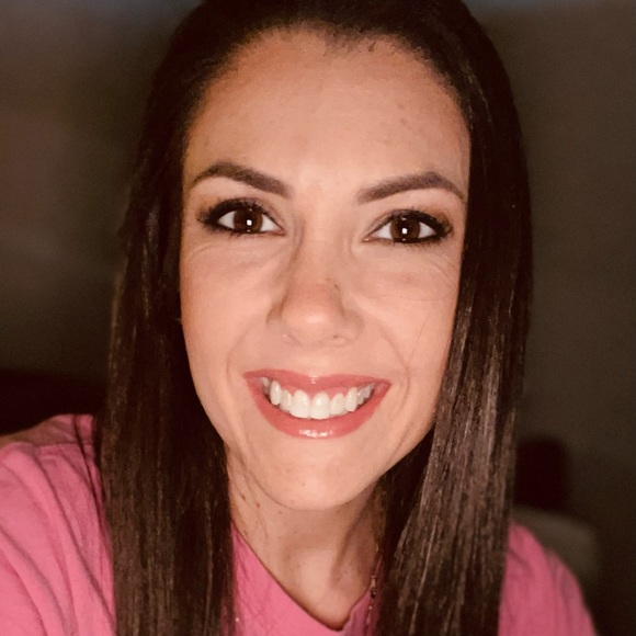 Profile Picture of Sheri Moore (@sheri9572) on Poshmark
