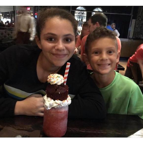 Profile Picture of Noel Hanauer (@noeleon2) on Poshmark