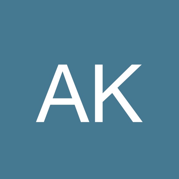 Profile Picture of Apple Kenneth (@aakenneth) on Poshmark