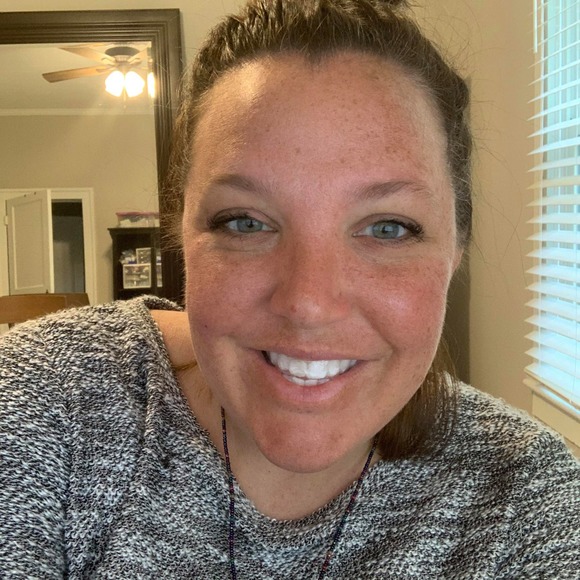 Profile Picture of Alyse Berndt (@alyse024) on Poshmark