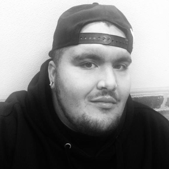 Profile Picture of Travis Kessock (@fatboy2093) on Poshmark