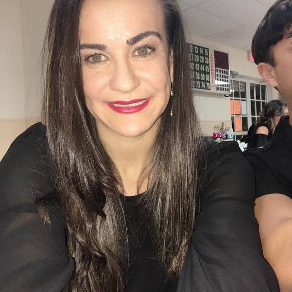 Profile Picture of Neiasouza Wergin (@neiasouza738) on Poshmark