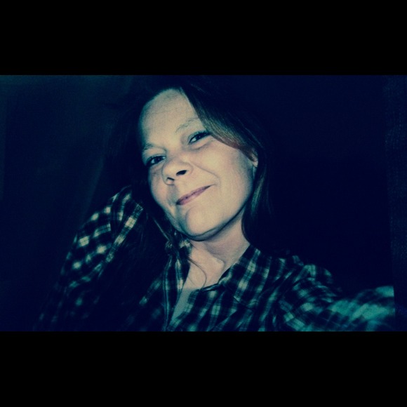 Profile Picture of Tammy Conibear (@catholequeen) on Poshmark