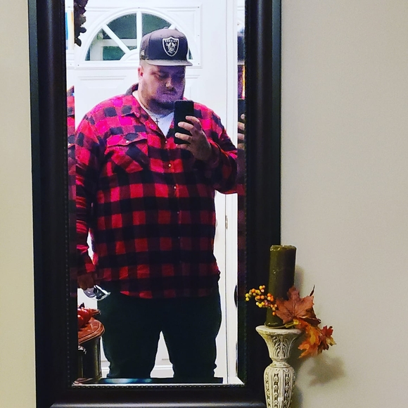 Profile Picture of Dustin Gilby (@dgilby1992) on Poshmark