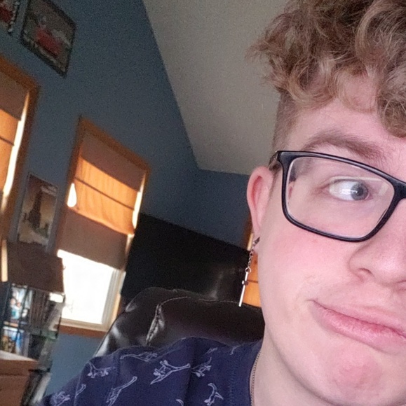 Profile Picture of Preston Burns (@pjburns2001) on Poshmark