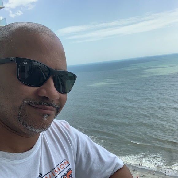 Profile Picture of Jimmy Christopher (@praries) on Poshmark