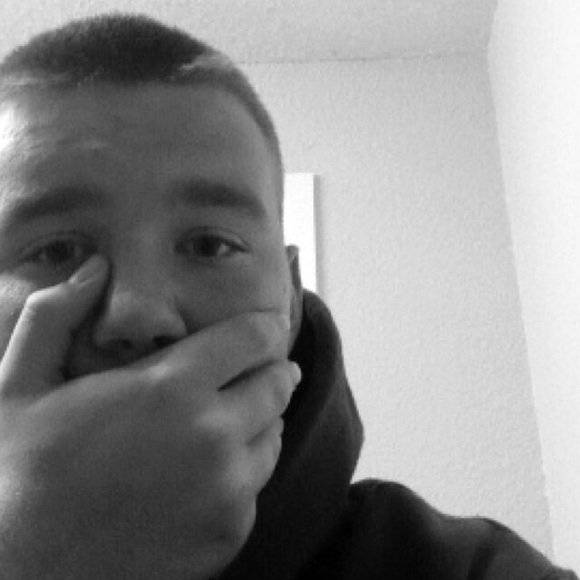 Profile Picture of Danny Connolly (@idxnny) on Poshmark