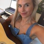 Profile Picture of Karen Elliot (@karen_elliot_music) on Instagram