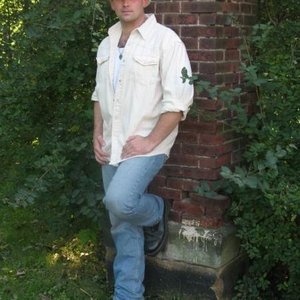 Profile Picture of Neil Hogue (@neilhogue) on Myspace