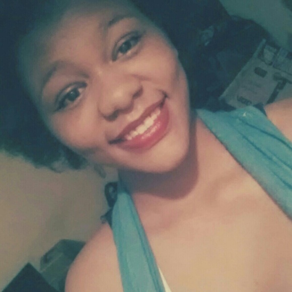 Profile Picture of Jasmine Welling (@jazzybear279) on Poshmark