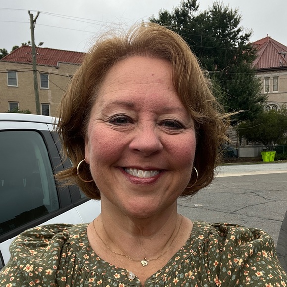 Amanda Sublett - Poshmark Profile Picture of Amanda Sublett (@al_sublett2003) on Poshmark