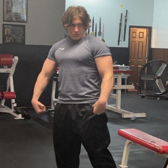 Profile Picture of Sean Cox (@cox153) on Poshmark