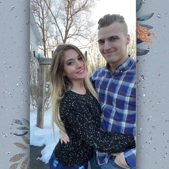 Profile Picture of Alexa Hayes (@alexahayes593) on Poshmark