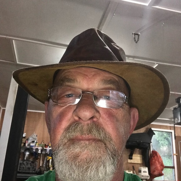 Profile Picture of Scott Giles (@scottgiles47) on Poshmark