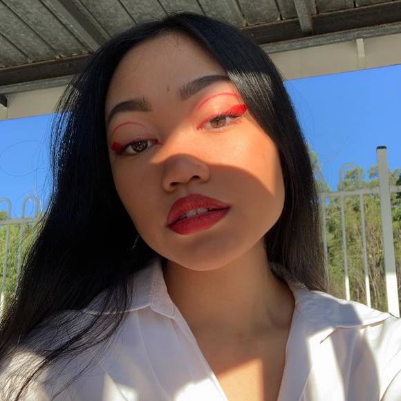 Profile Picture of Shavira Billah (@shavirakb) on Poshmark