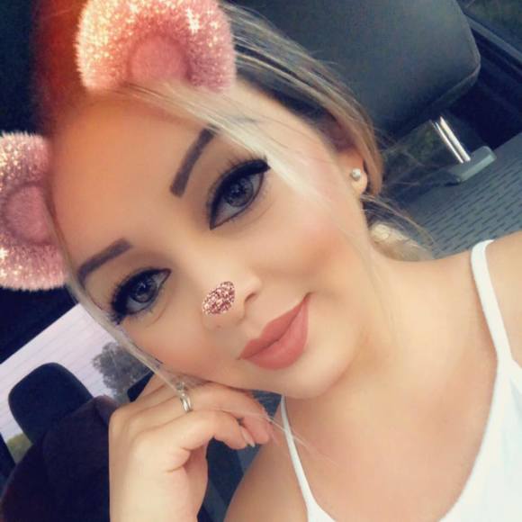 Profile Picture of Maira Oregel (@maira530) on Poshmark