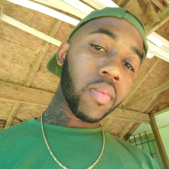 Profile Picture of Brandon Jackson (@brandondj100) on Poshmark