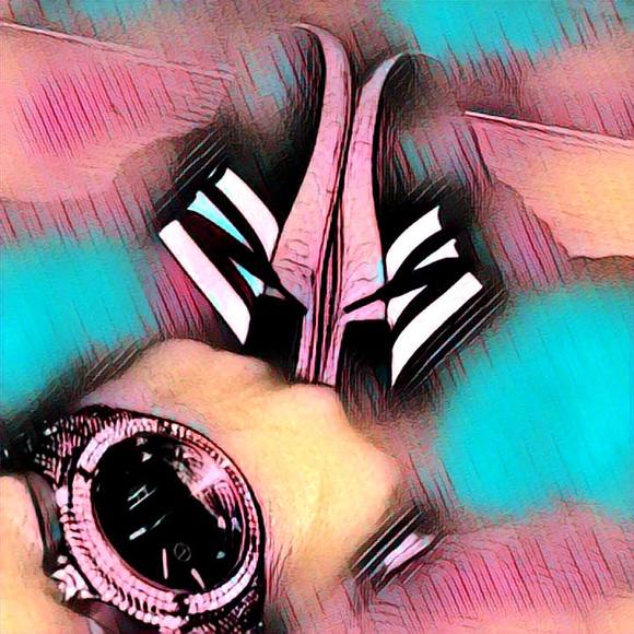 Profile Picture of Tony Paulino (@tonykillar) on Poshmark