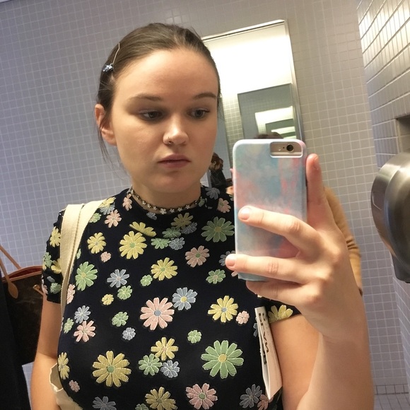 Profile Picture of Lynn Sharpe (@lynnsharpe97) on Poshmark