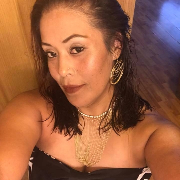 Profile Picture of Sandra Santacruz (@sandrasantac639) on Poshmark