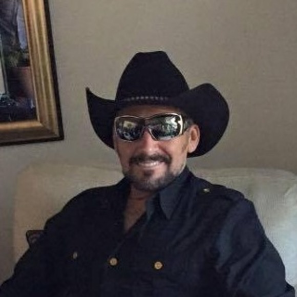 Profile Picture of Richard Schneider (@rjsdrtynot) on Poshmark