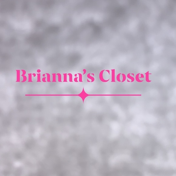 Profile Picture of Brianna Sinclaire (@briannac1) on Poshmark