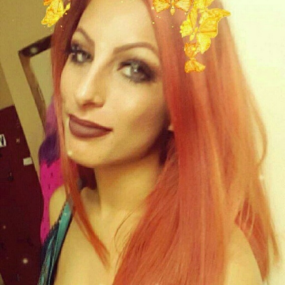 Profile Picture of Emily Byers (@emilybyers37898) on Poshmark